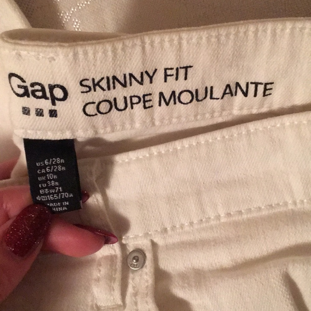 White skinny capris - Picture 2 of 4